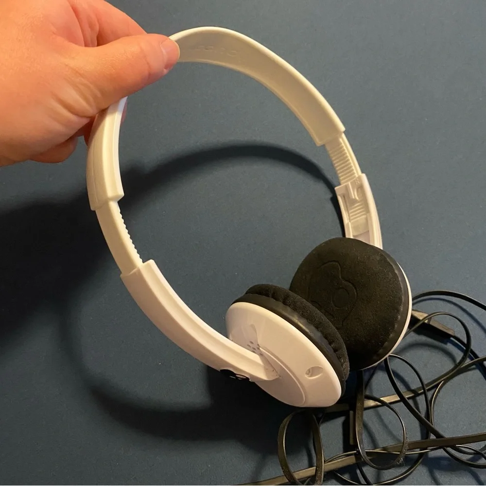 SkullCandy ☠️ Adjustable over the ear headphones - Picture 6 of 6